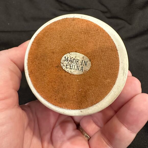 Vtg Doral Refillable Lighter Village of Tobaccoville The Place Doral Calls Home - Picture 8 of 8